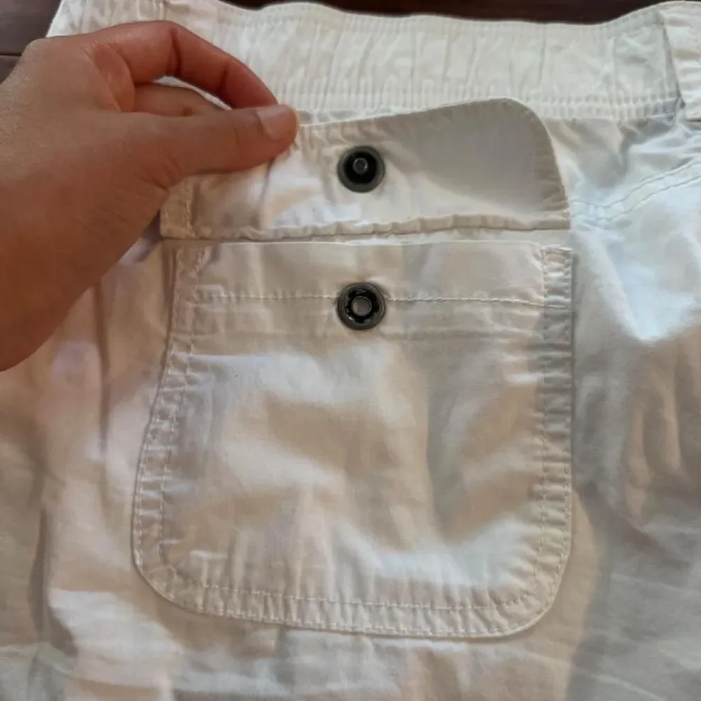 Bay-trading Women's White and Cream Shorts